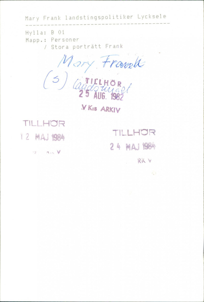 1982 PORTRAIT COUNTY ARCHIVE HAPPY BELT MARY MORY SHELF FRANK COUNCIL FOLDER PERSON - Vintage Photograph