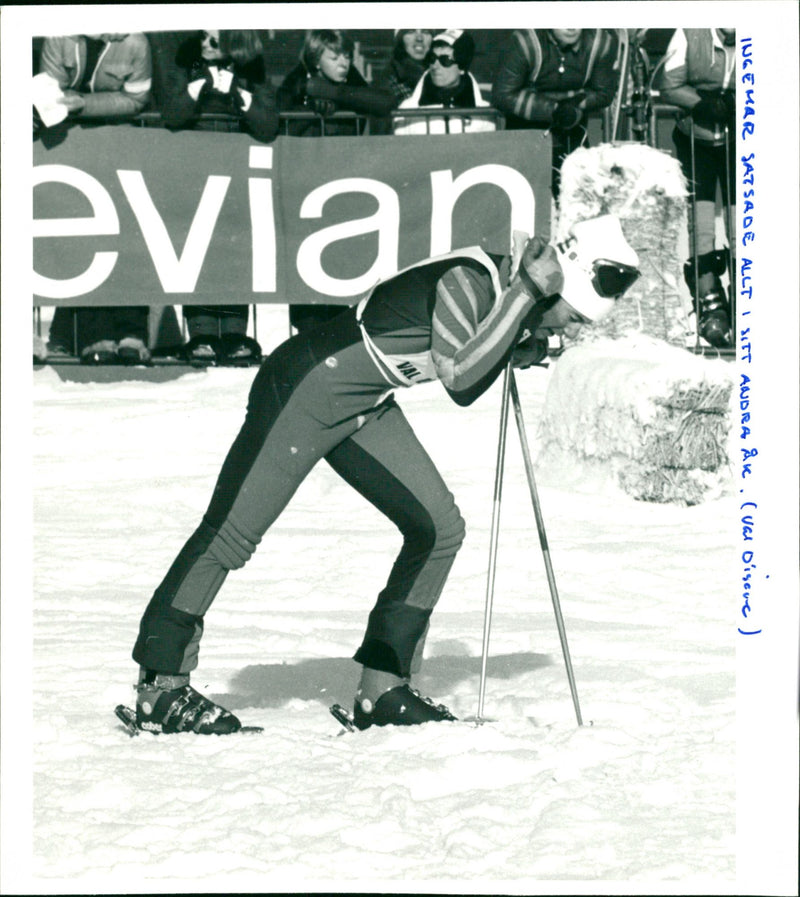 Ingemar Stenmark stasade allt i sitt andra åk (Val-d'Isère) - Vintage Photograph