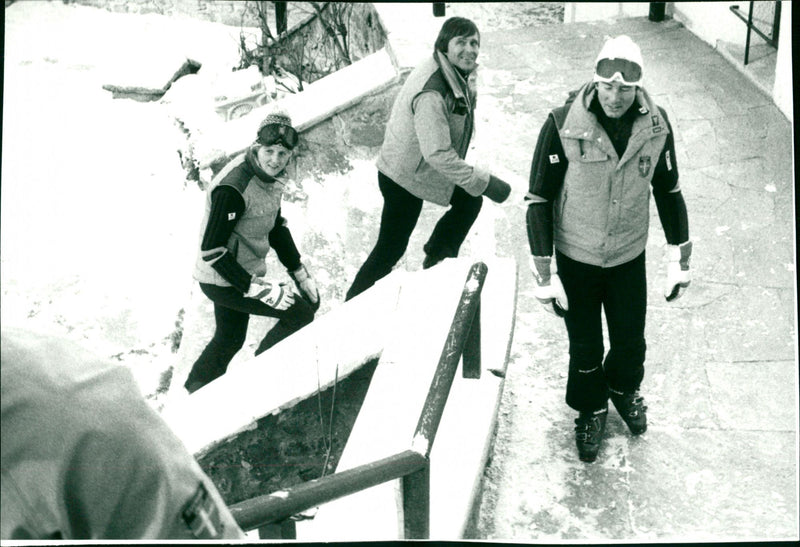 Det svenska skidlaget med Ingemar Stenmark i täten - Vintage Photograph