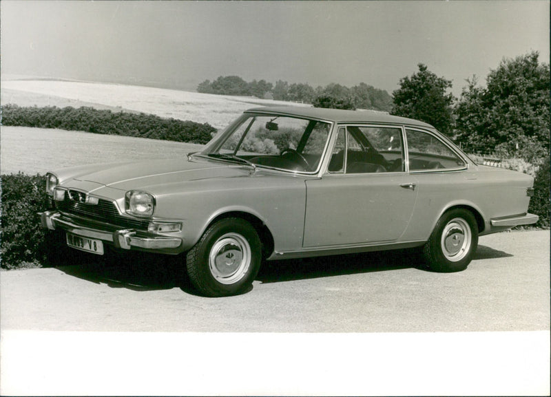 Glas 2600 V8 - Vintage Photograph