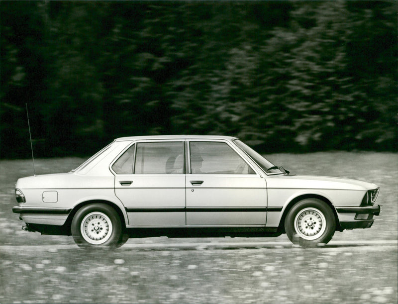 BMW 524 td - Vintage Photograph