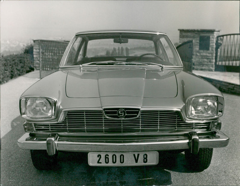 Glas 2600 V8 - Vintage Photograph