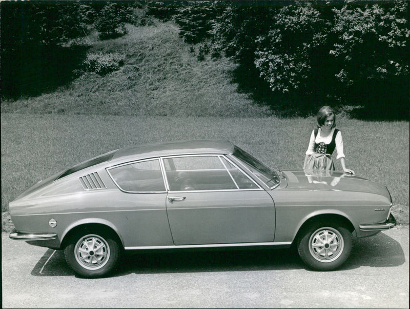 Audi 100 Coupe - Vintage Photograph