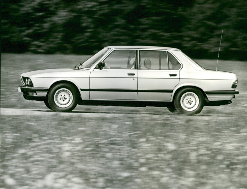 BMW 524 td - Vintage Photograph