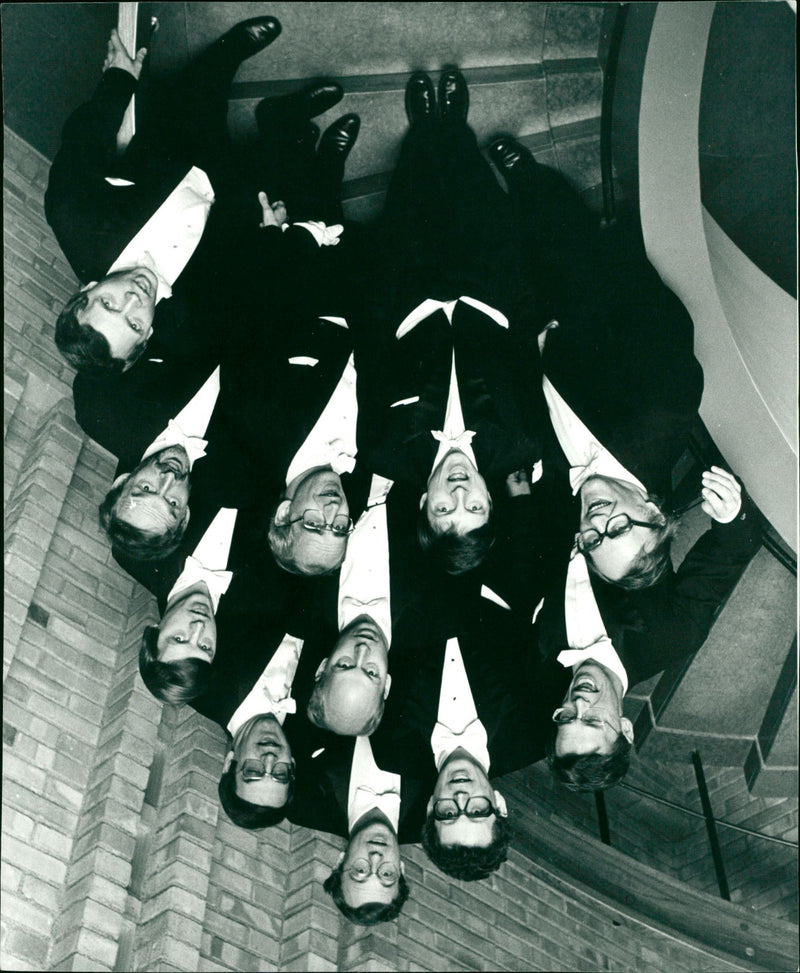 1982 MUSIC LOCAL CHOIR BY KAMMY BRUNDIN HALLING PASTURE BY TOM ROTH - Vintage Photograph