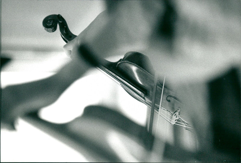 1993 MUSIC INSTRUMENTS INCLUDING AND SAHLER ARCHIVE ITISHNA MUNSTRUMENT MARK - Vintage Photograph