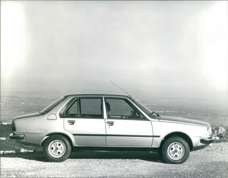 Renault 18 - Vintage Photograph