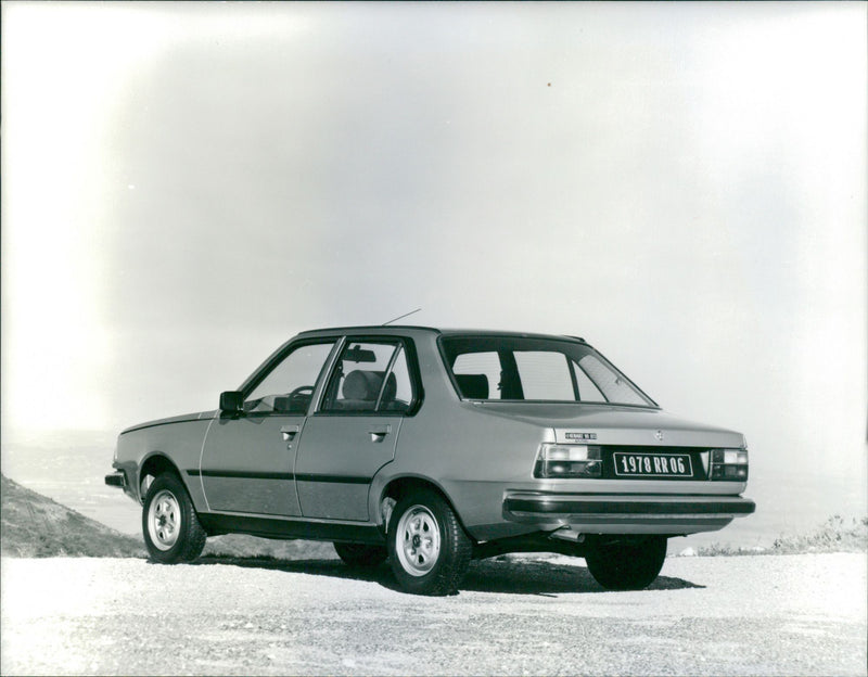 Renault 18 - Vintage Photograph