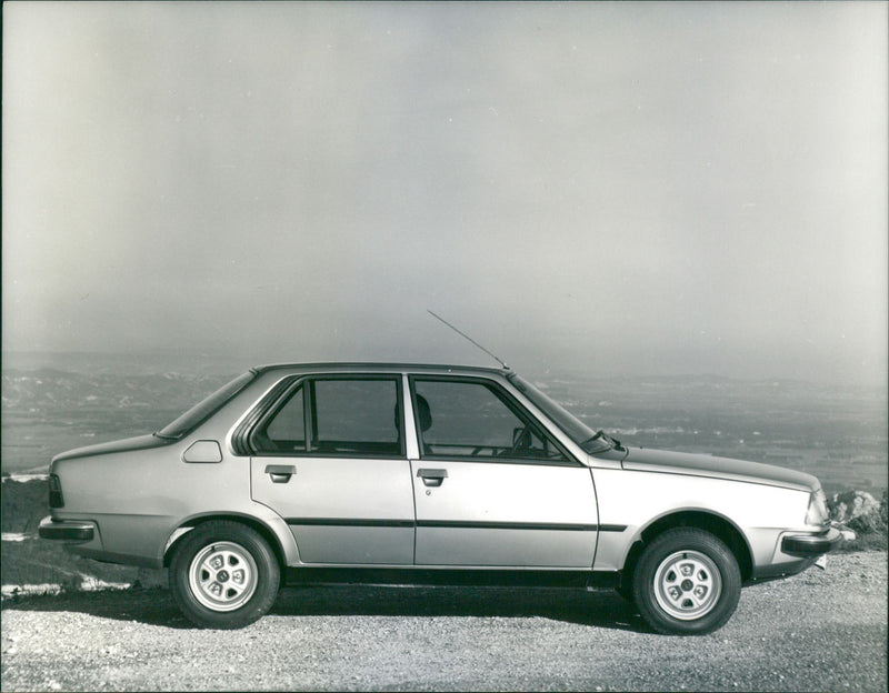 Renault 18 - Vintage Photograph