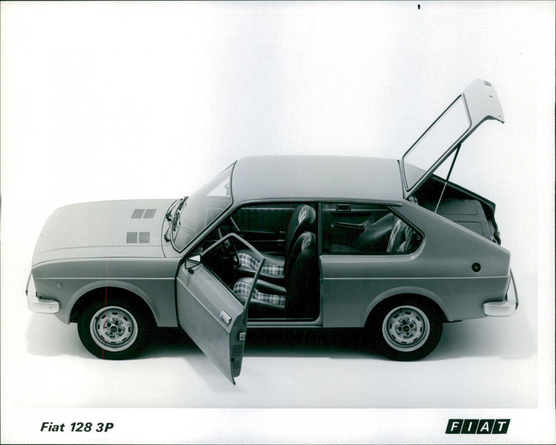 Fiat 128 3P - Vintage Photograph