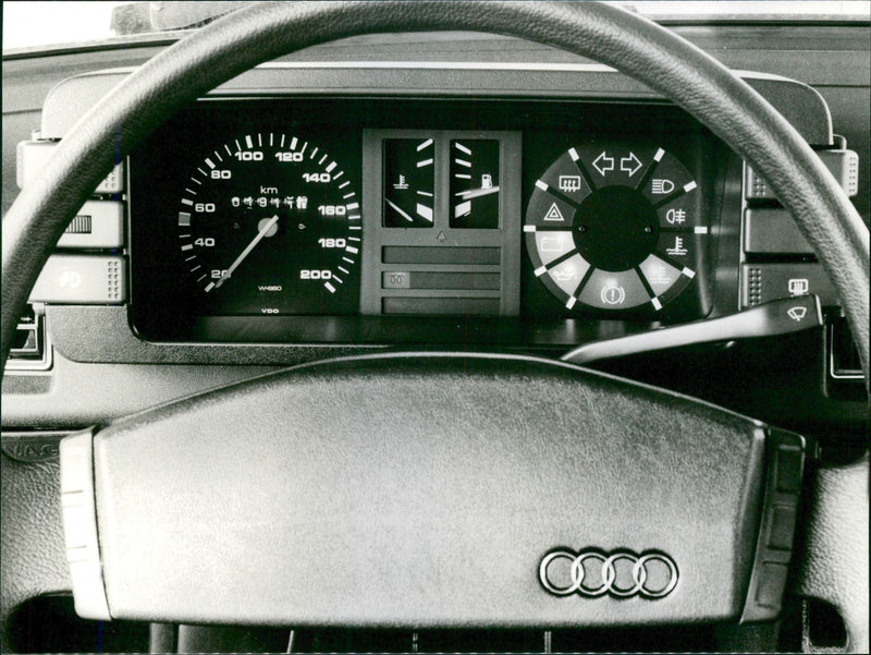 Audi 80 D - Vintage Photograph