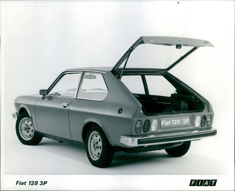 Fiat 128 3p - Vintage Photograph