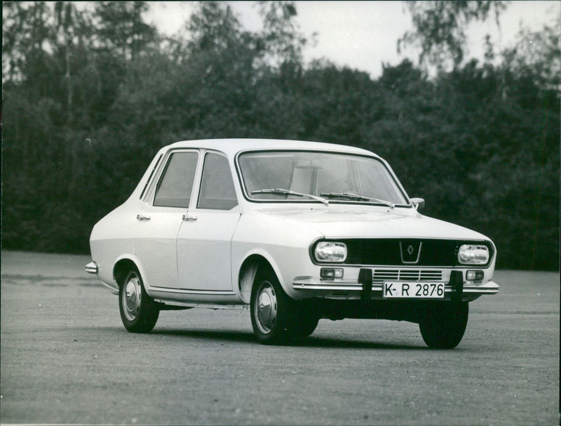 Renault 12 - Vintage Photograph