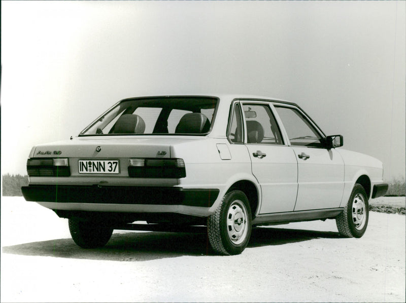 Audi 80 D - Vintage Photograph