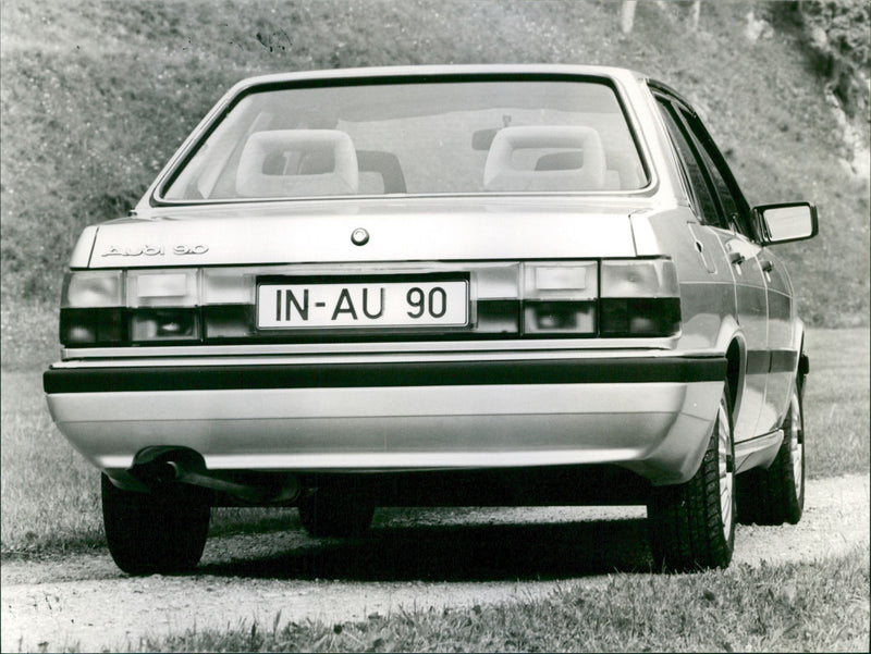 Audi 90 9/84 - Vintage Photograph