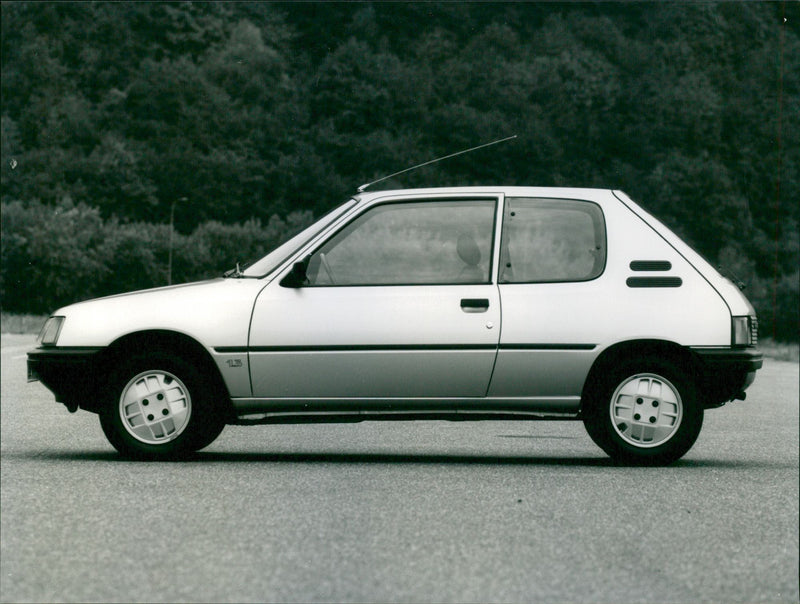 Peugeot 205 XR - Vintage Photograph