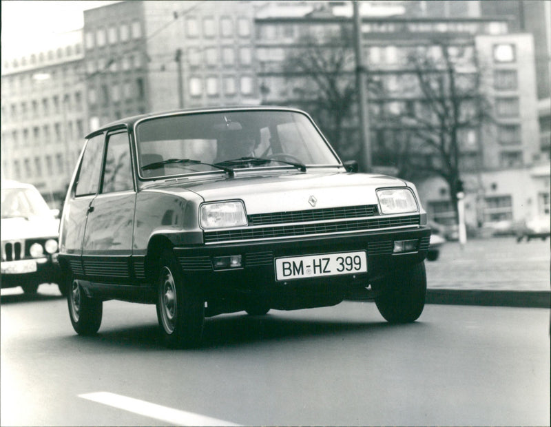 Renault 5 - Vintage Photograph