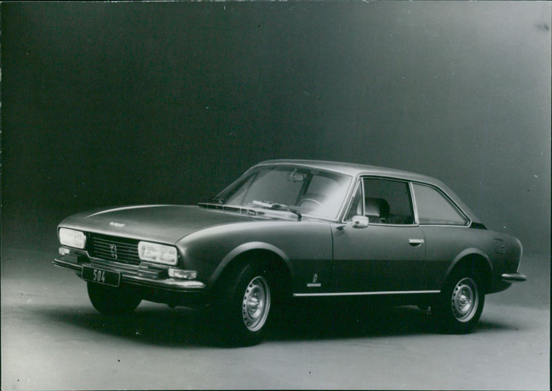 Peugeot 504 V6 Coupé 1974 - Vintage Photograph