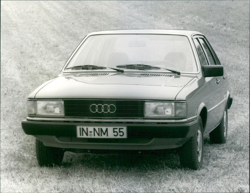 Audi 80 - Vintage Photograph