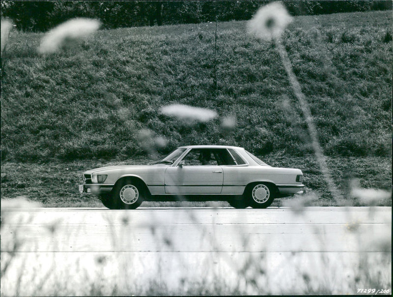 Mercedes-Benz 350 SLC - Vintage Photograph