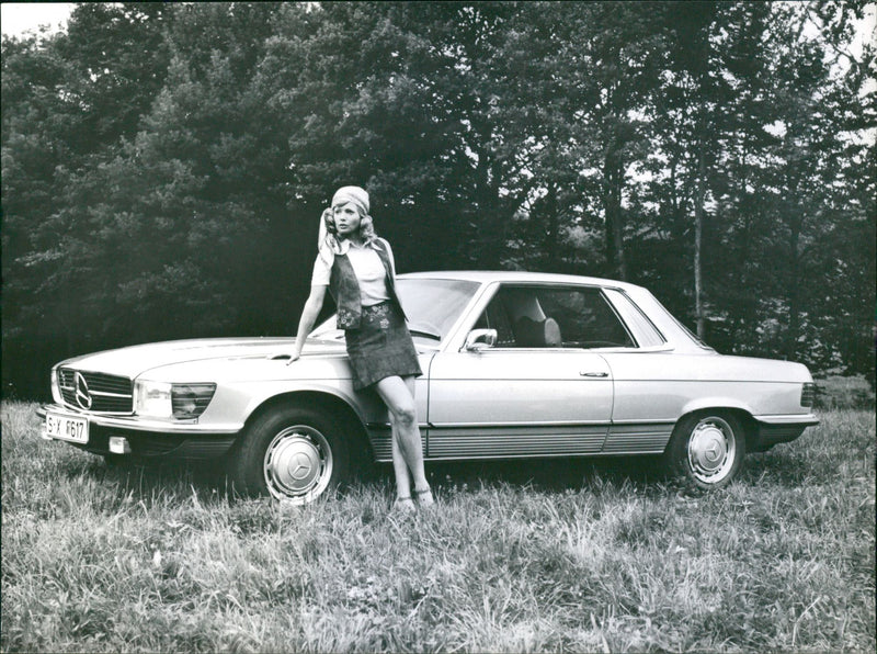 Mercedes-Benz 350 SLC - Vintage Photograph