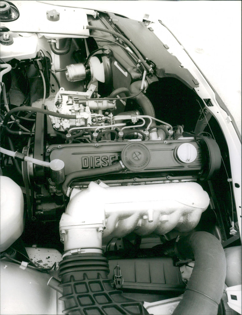 Audi 100 5 D - Vintage Photograph