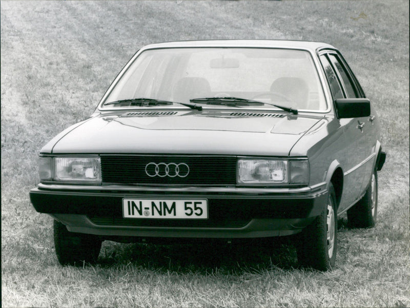 Audi 80 - Vintage Photograph