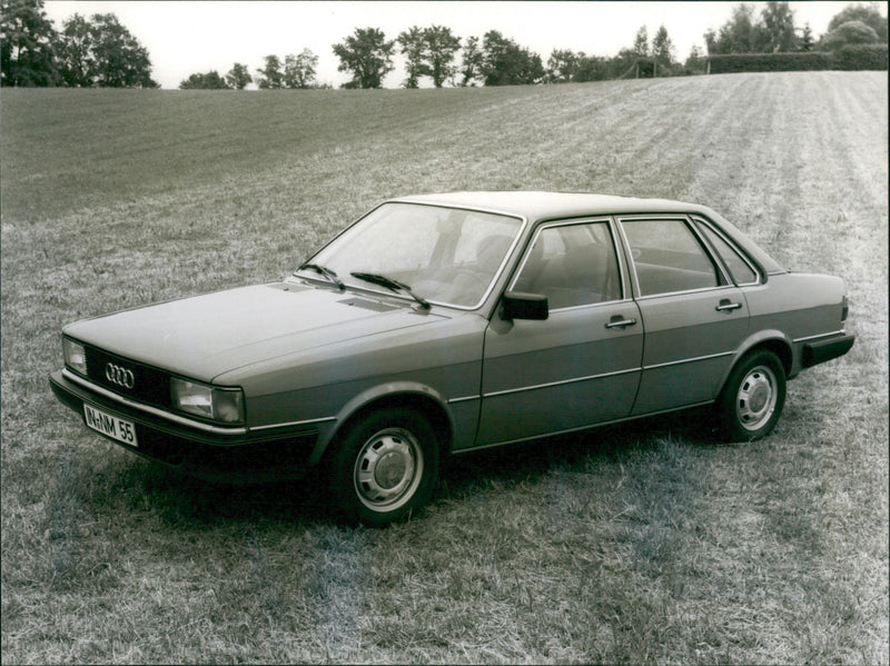 Audi 80 - Vintage Photograph