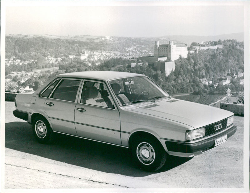 Audi 80 - Vintage Photograph