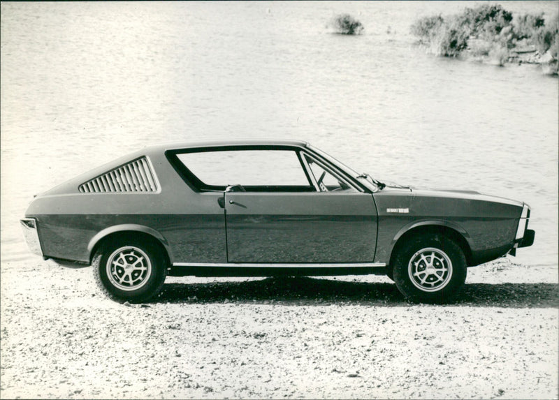 Renault 17 - Vintage Photograph