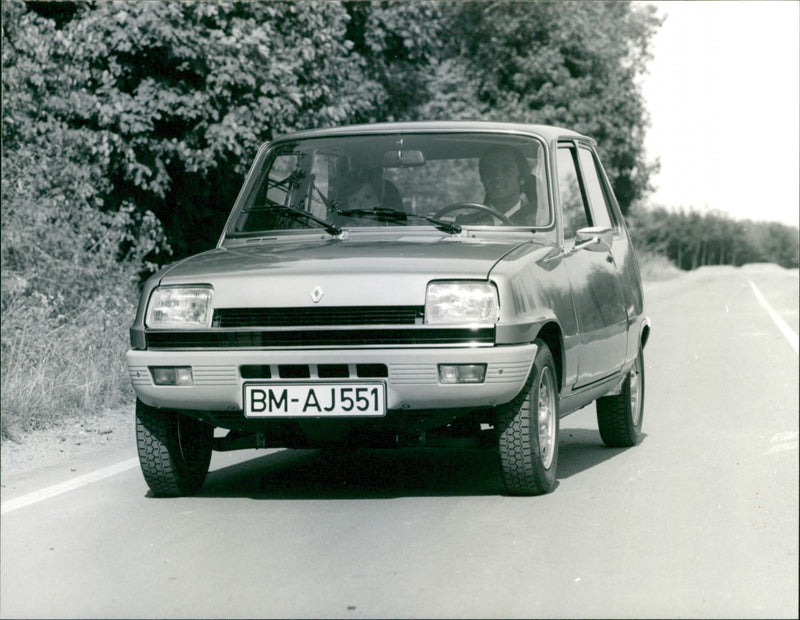 Renault 5 TS - Vintage Photograph