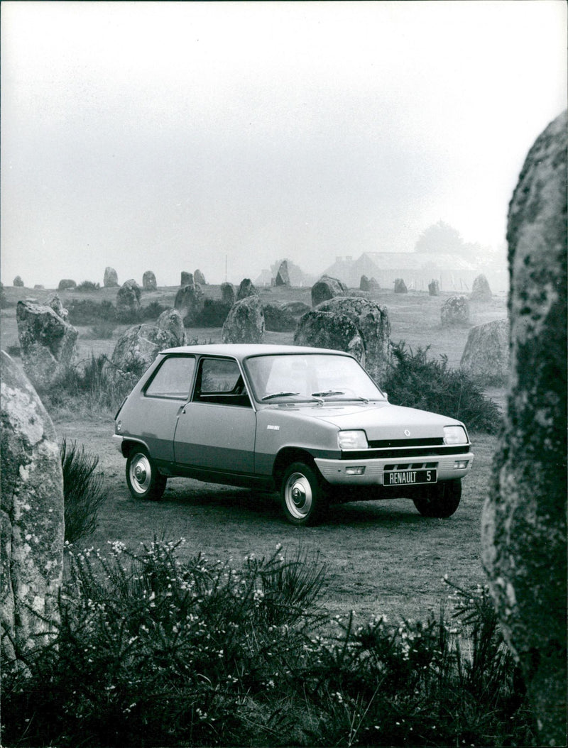 Renault 5 - Vintage Photograph