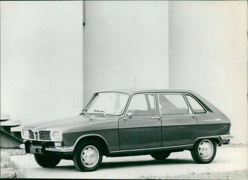 Renault 16 - Vintage Photograph