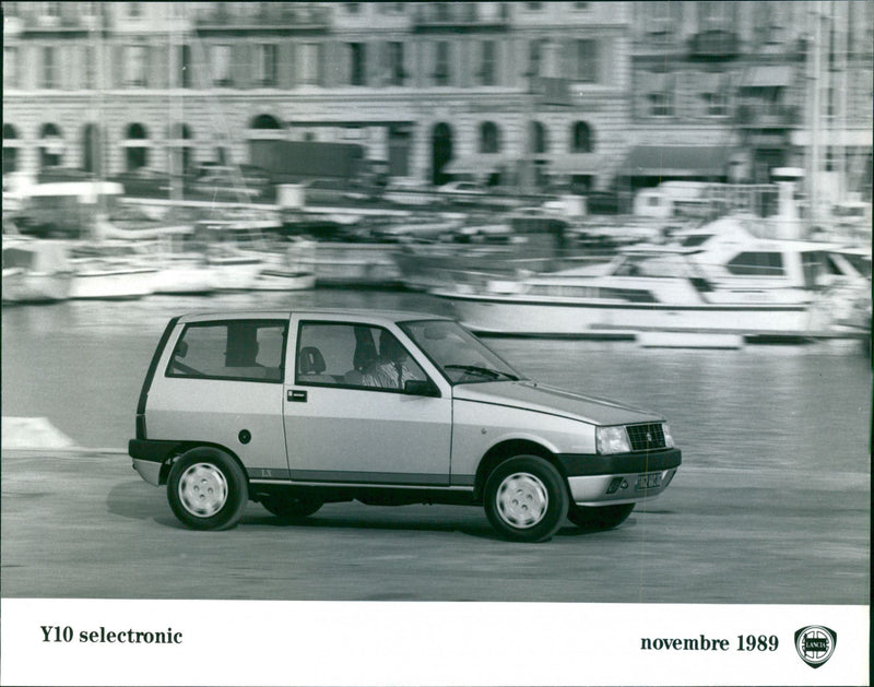 Lancia Y10 selectronic - Vintage Photograph