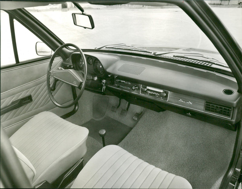 Audi 80 - Vintage Photograph