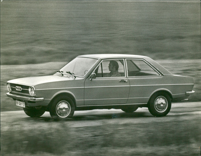 Audi 80 - Vintage Photograph
