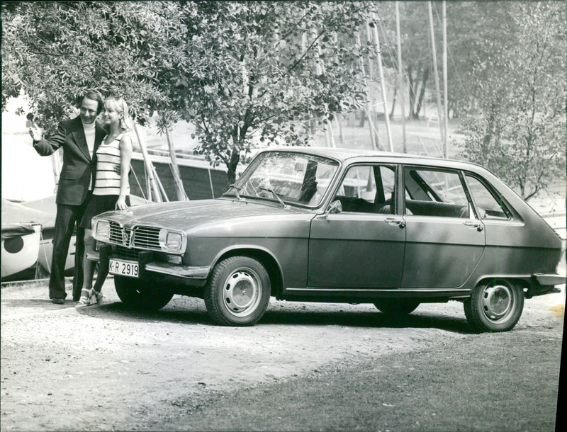 Renault 16 - Vintage Photograph