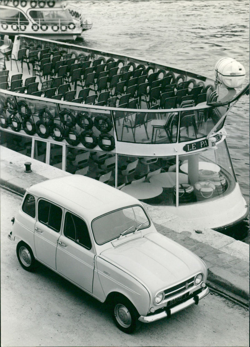 Renault 4 - Vintage Photograph