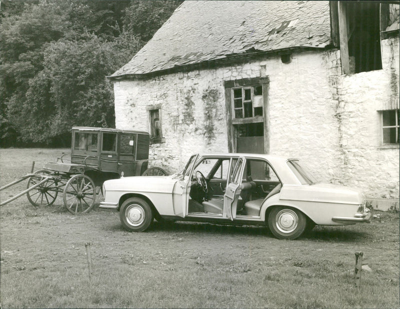 Mercedes-Benz 250 SE - Vintage Photograph