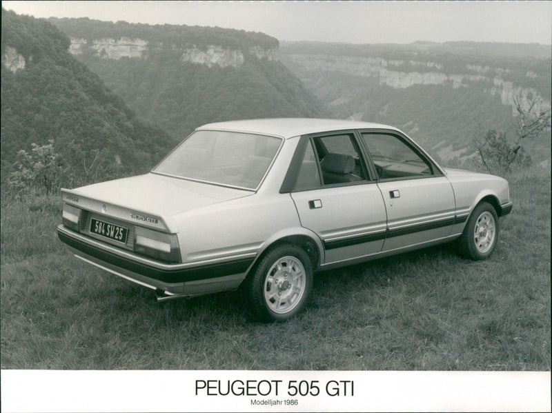 Peugeot 505 GTI. - Vintage Photograph