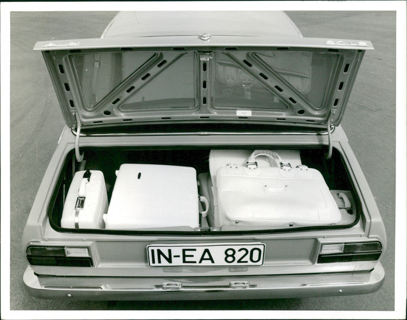 Audi 80 - Vintage Photograph