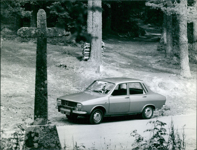 Renault 12 - Vintage Photograph