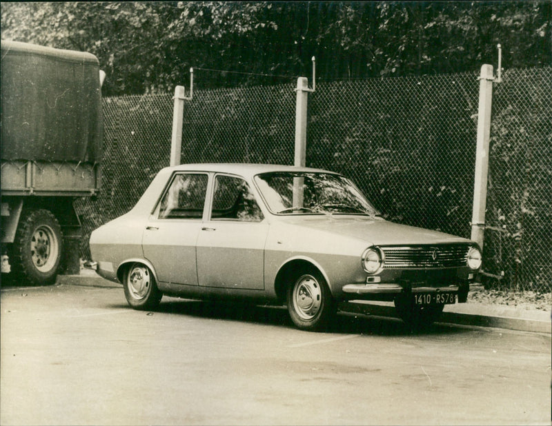 Renault 12 - Vintage Photograph