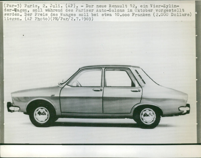 Renault 12 - Vintage Photograph