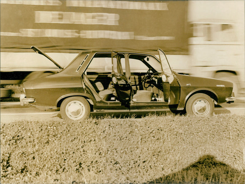 Renault 12 - Vintage Photograph