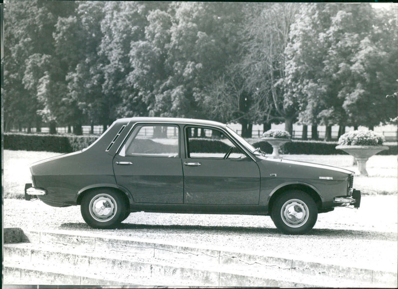 Renault 12 - Vintage Photograph