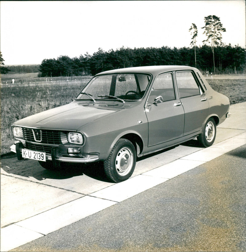 Renault 12 - Vintage Photograph