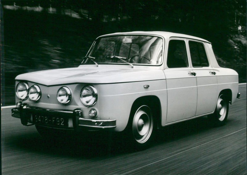 Renault 8S - Vintage Photograph