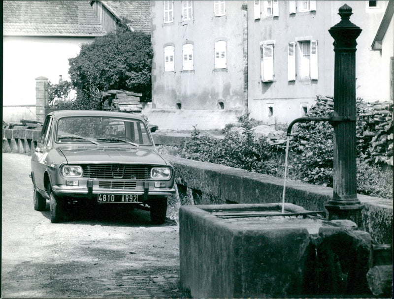 Renault 12 - Vintage Photograph