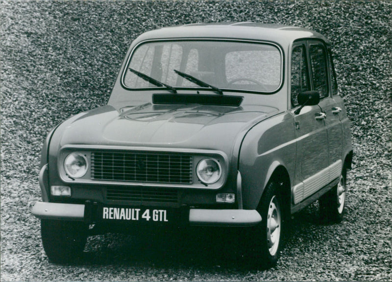 Renault 4 GTL - Vintage Photograph